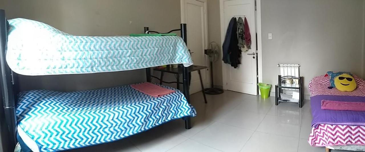 Litera en habitación compartida masculina